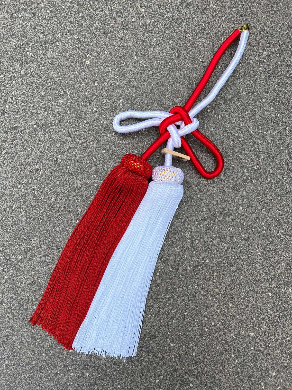 Tassel Agemaki Knot Large Size Red / White — image 2