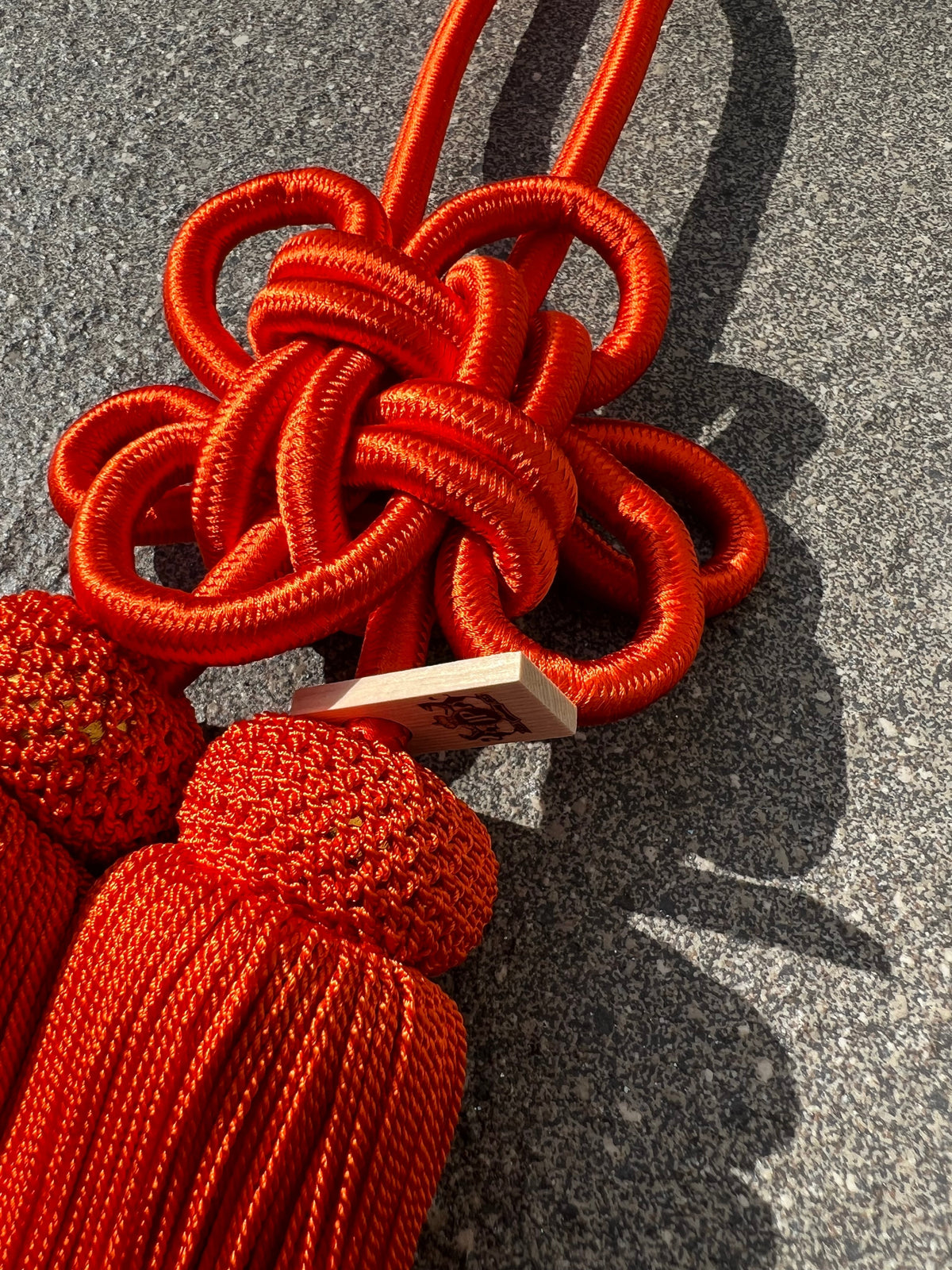 Tassel Chrysanthemum-Knot Large Size Vermilion Orange — image 1