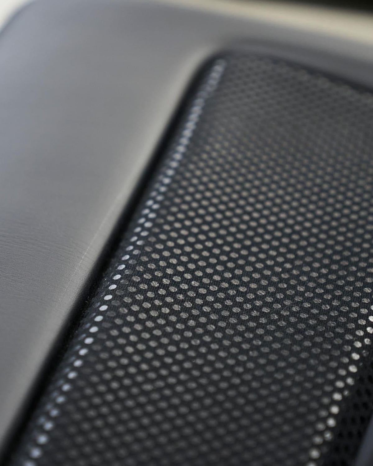 BNR34 V-Spec II Style Seat Dot Fabric — image 3