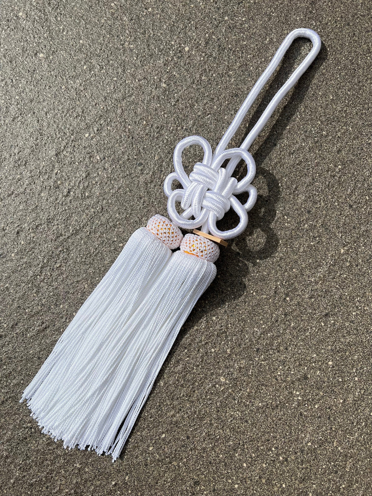 Tassel Chrysanthemum-Knot Large Size White — image 3