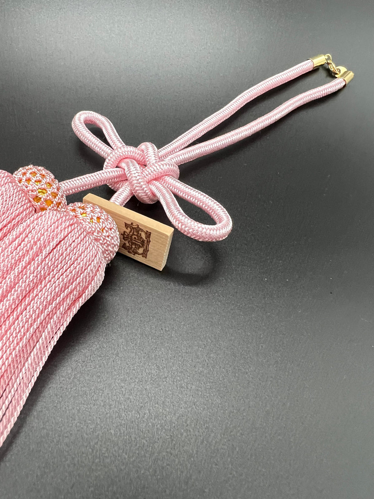 Tassel Agemaki Knot Medium Size Pink — image 2
