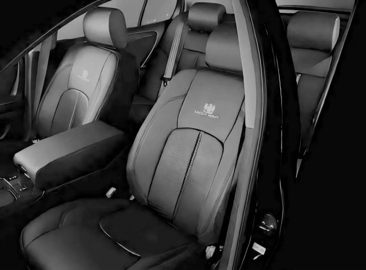 17 Crown Estate for Reupholstered-style Seat Cover Set ((Front / Rear, 1 Car Set)) — image 1
