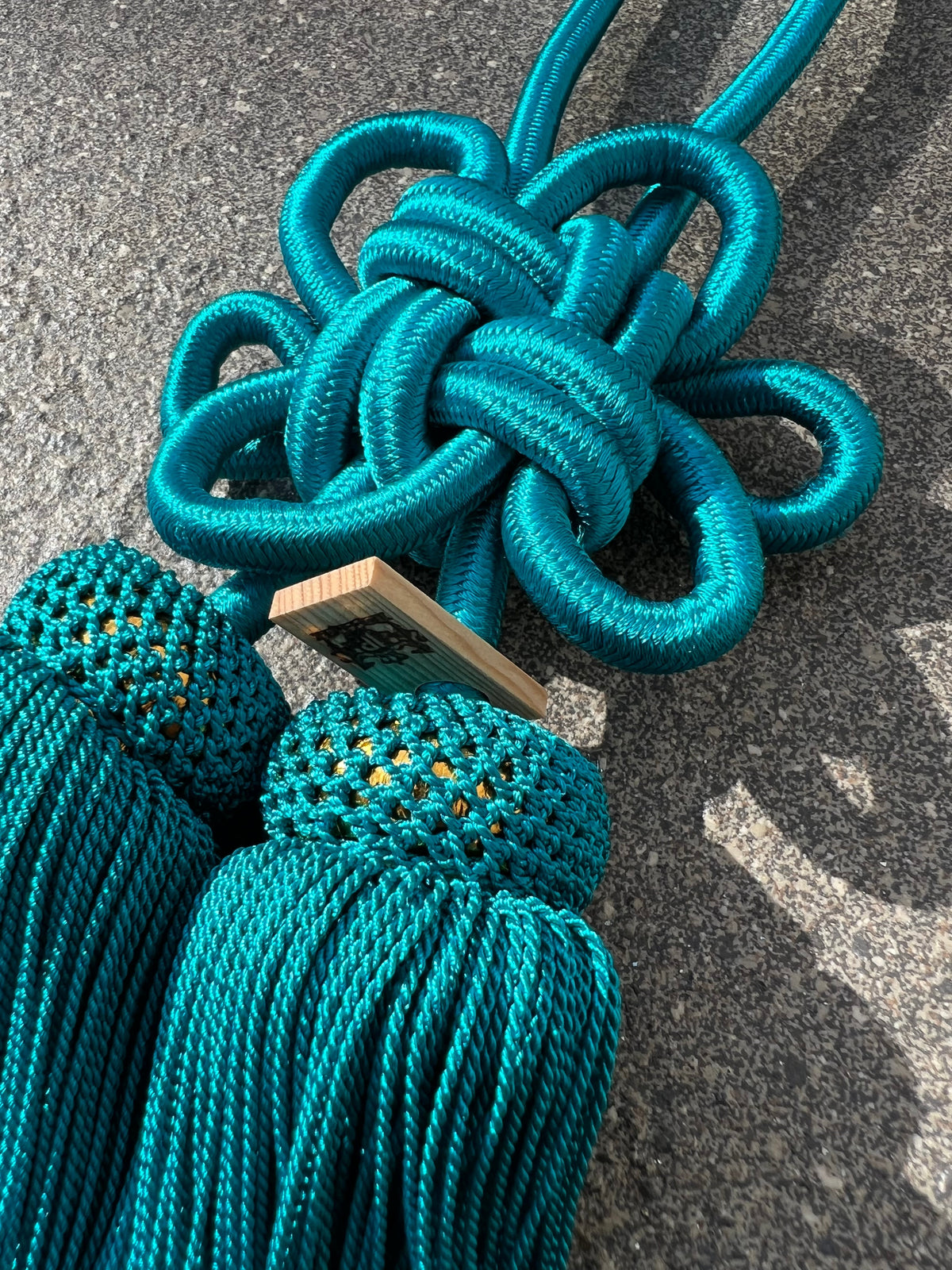 Tassel Chrysanthemum-Knot Large Size Aquacolour — image 1