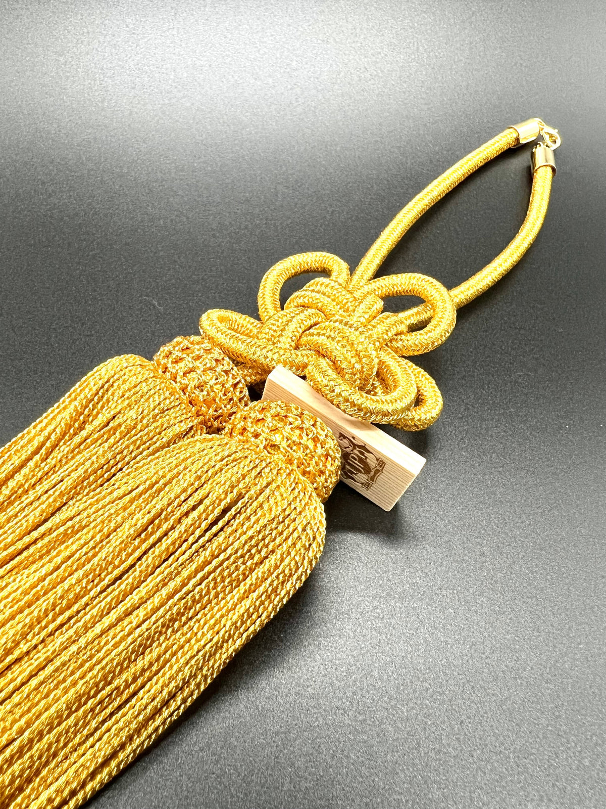 Tassel Chrysanthemum-Knot Medium Size Gold — image 2