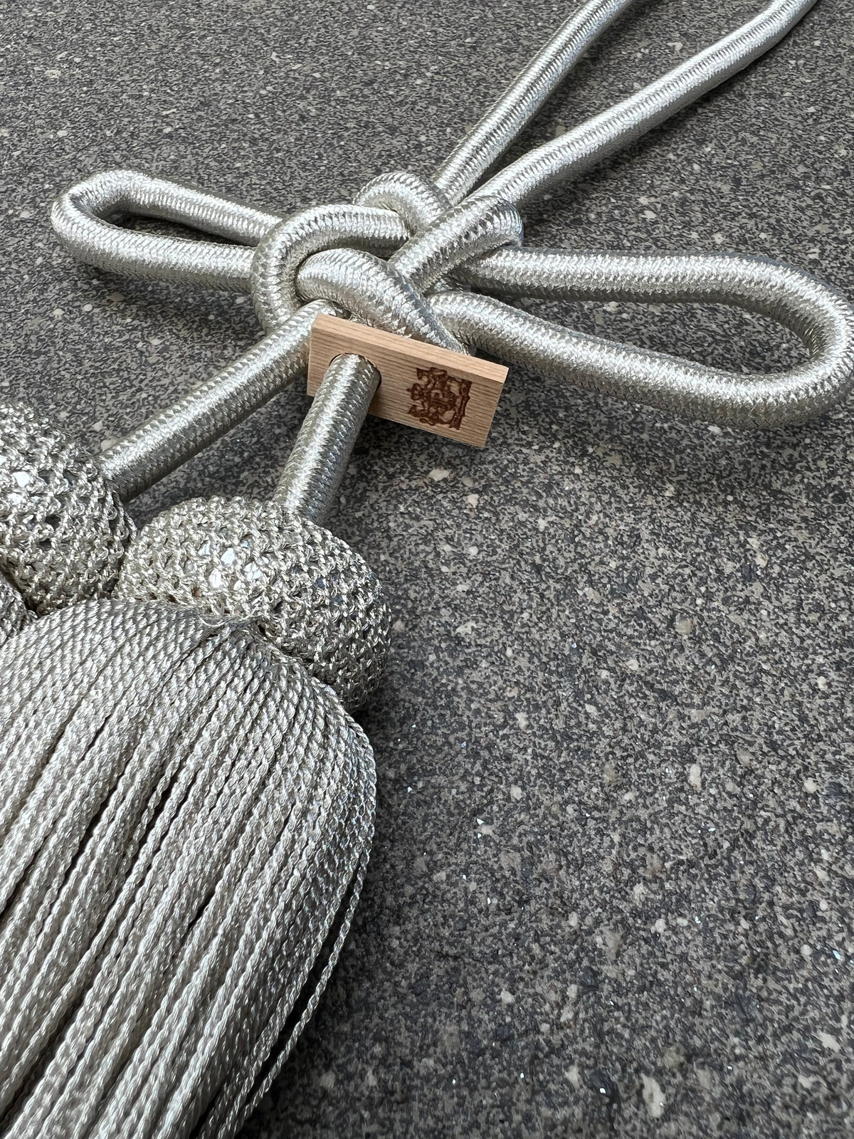Tassel Agemaki Knot Large Size Silver — image 1