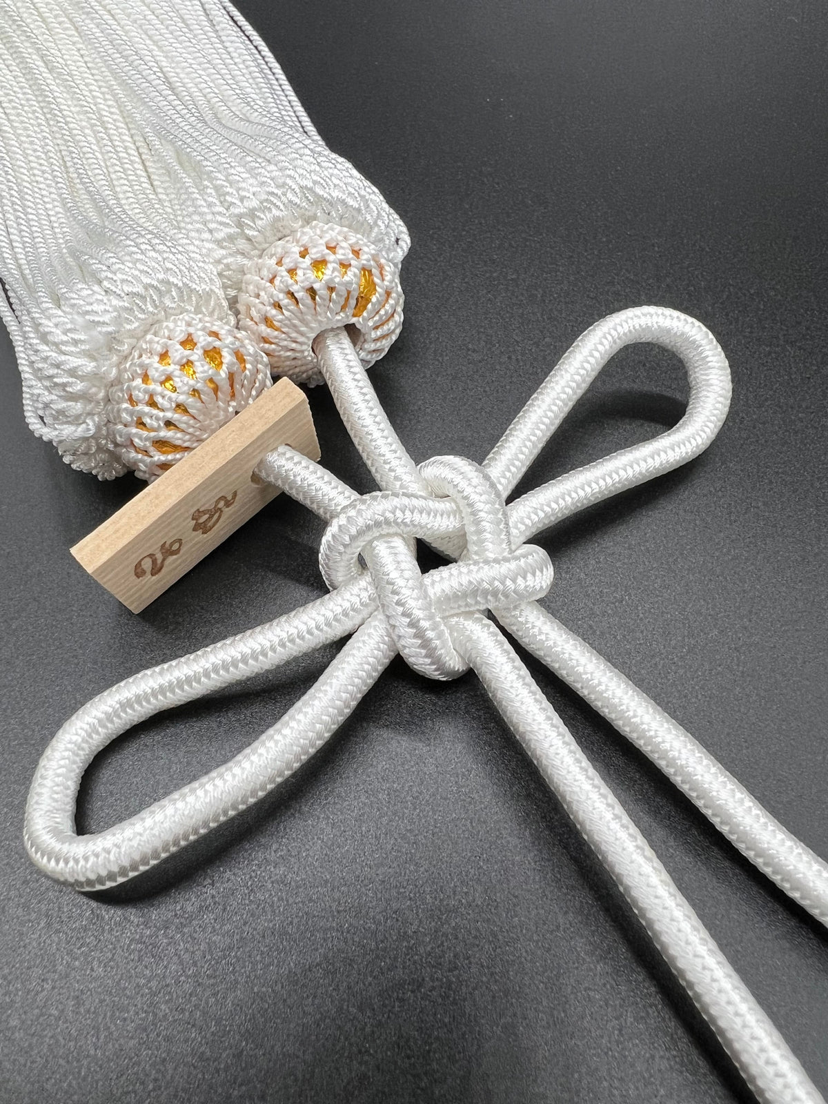 Tassel Agemaki Knot Medium Size White — image 3