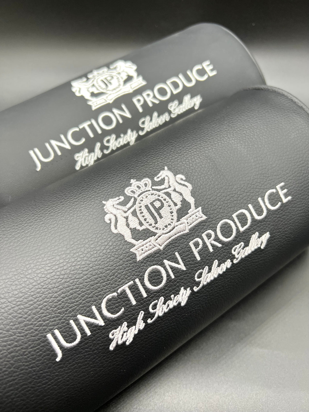 Script-Style Neck Pad Black × Silver 2 pcs Set — image 1