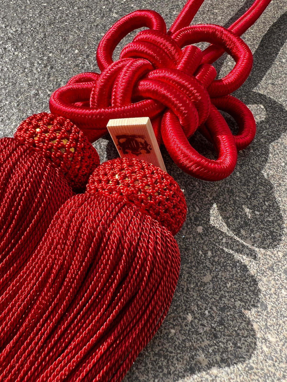 Tassel Chrysanthemum-Knot Large Size Red — image 1