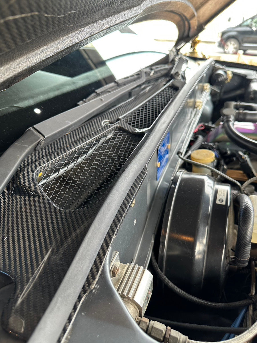 Carbon cowl top for R32 — image 2