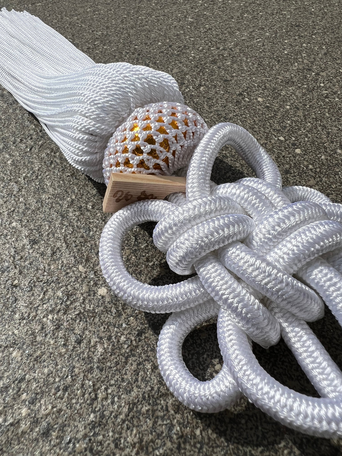 1 Tassel Large Size White — image 3