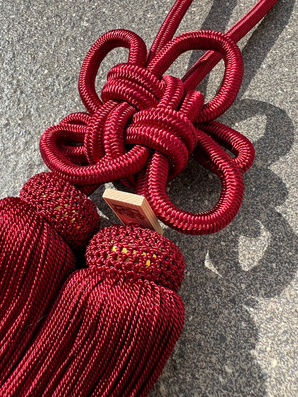 Tassel Chrysanthemum-Knot Large Size Maroon Wine — image 1