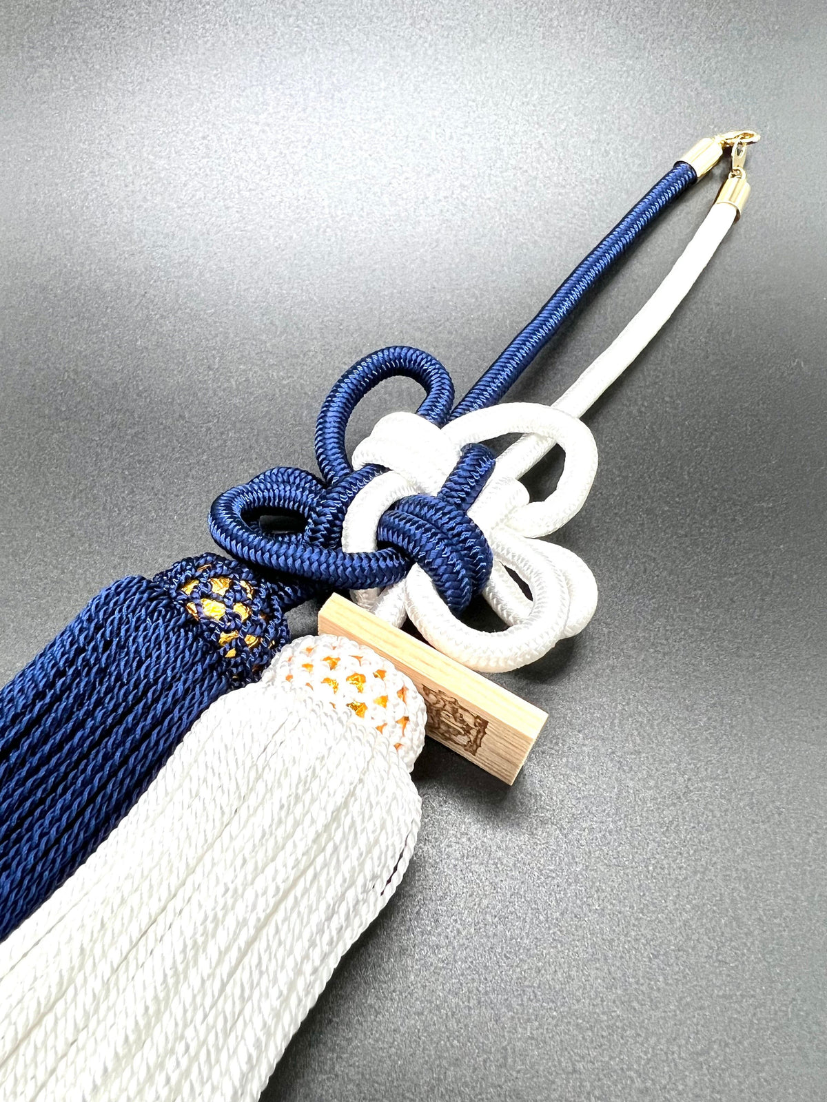 Tassel Chrysanthemum-Knot Medium Size Navy White — image 2