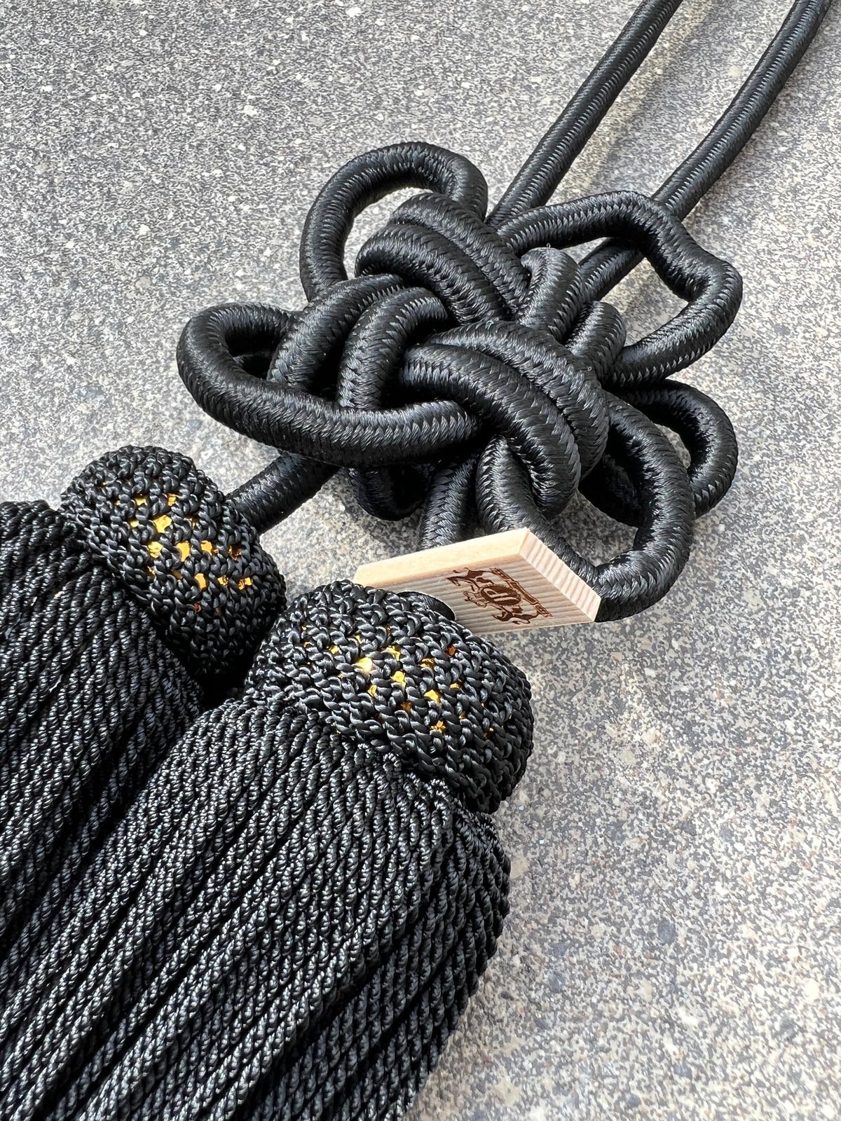 Tassel Chrysanthemum-Knot Large Size Black — image 1