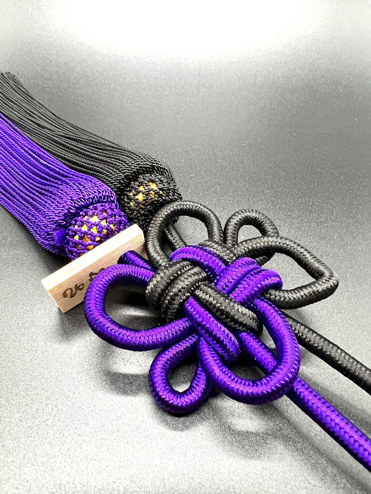 Tassel Chrysanthemum-Knot Medium Size Purple Black — image 3