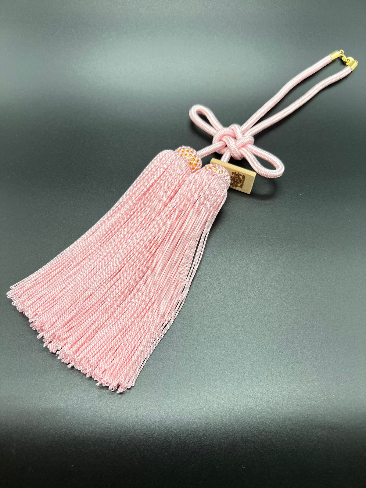 Tassel Agemaki Knot Medium Size Pink — image 1