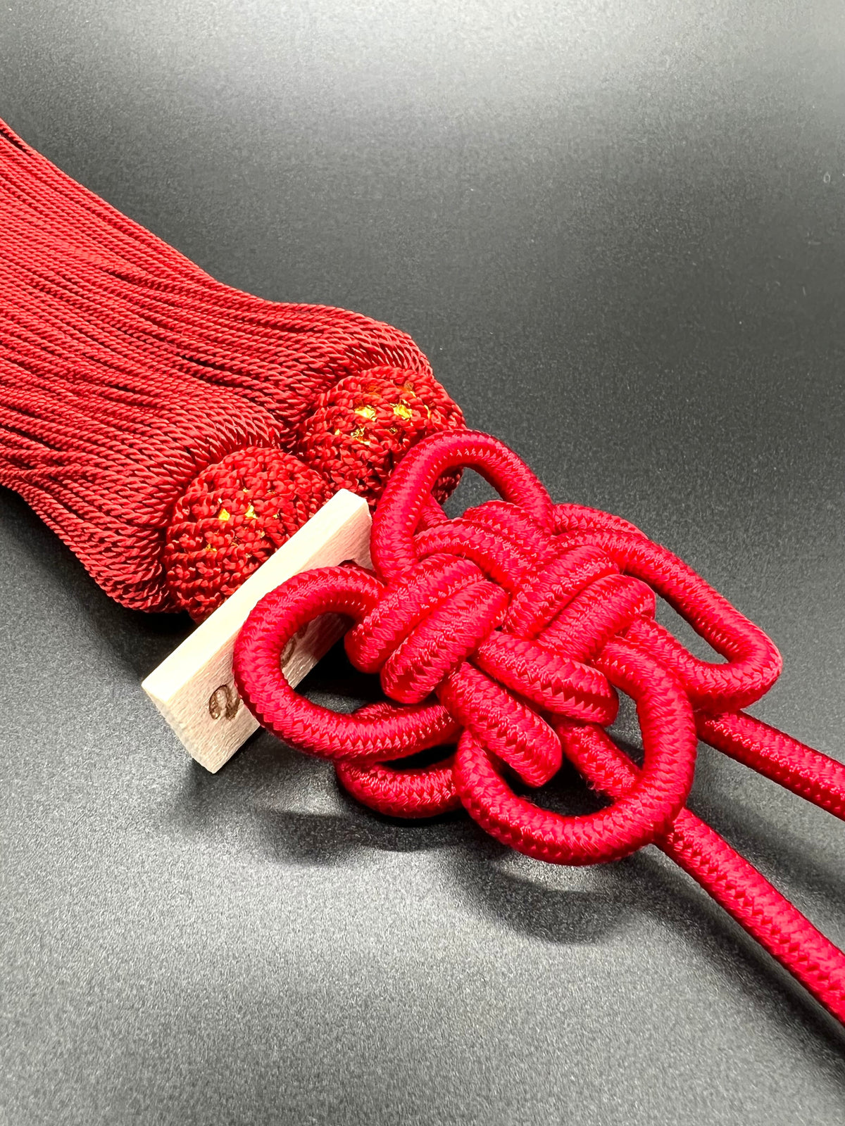 Tassel Chrysanthemum-Knot Medium Size Red — image 3
