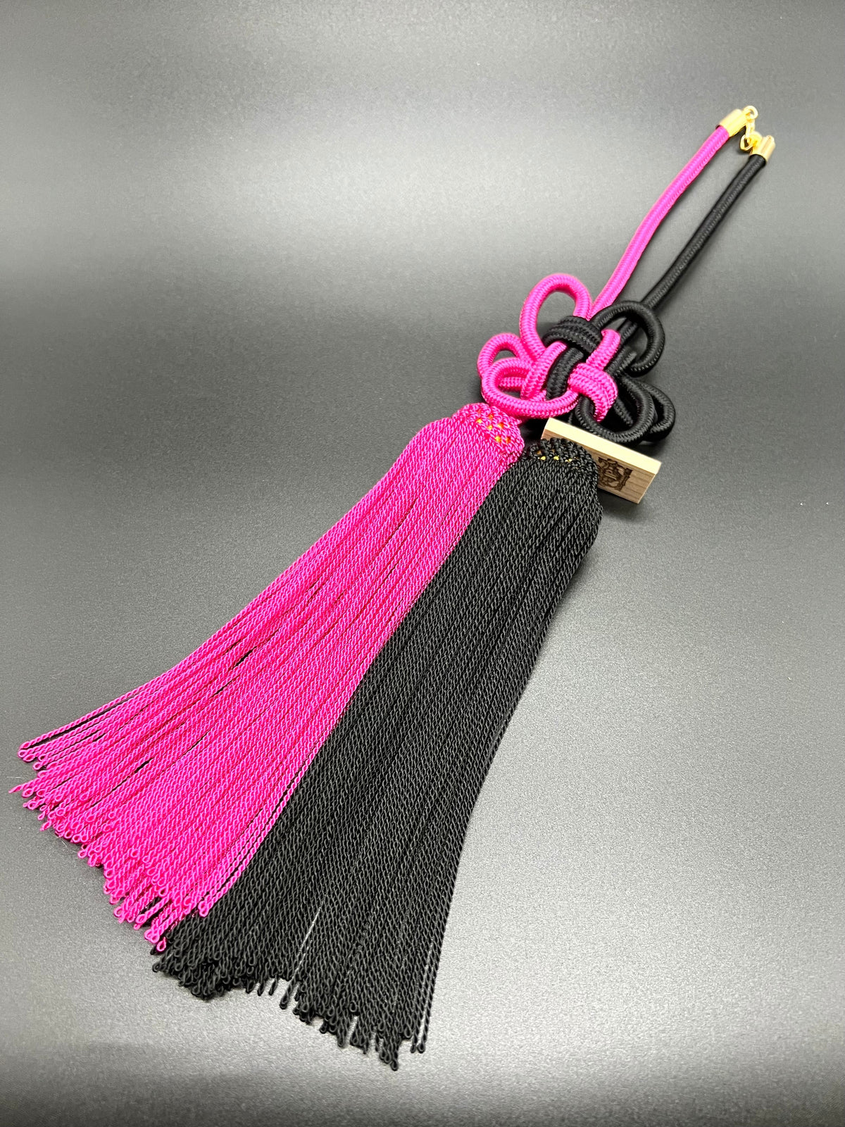 Tassel Chrysanthemum-Knot Medium Size Black Shocking Pink — image 1