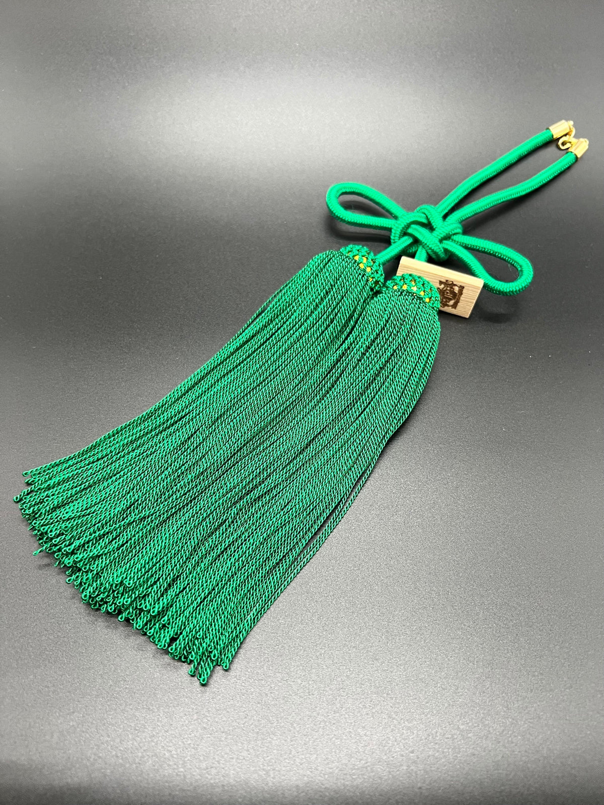 Tassel Agemaki Knot Medium Size Green — image 1