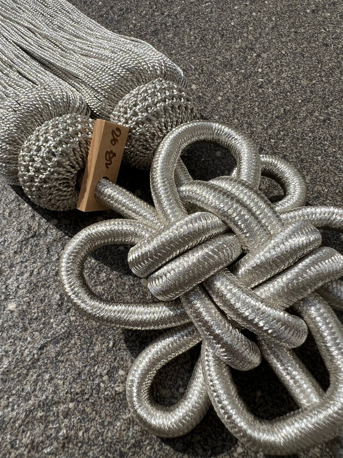 Tassel Chrysanthemum-Knot Large Size Silver — image 3