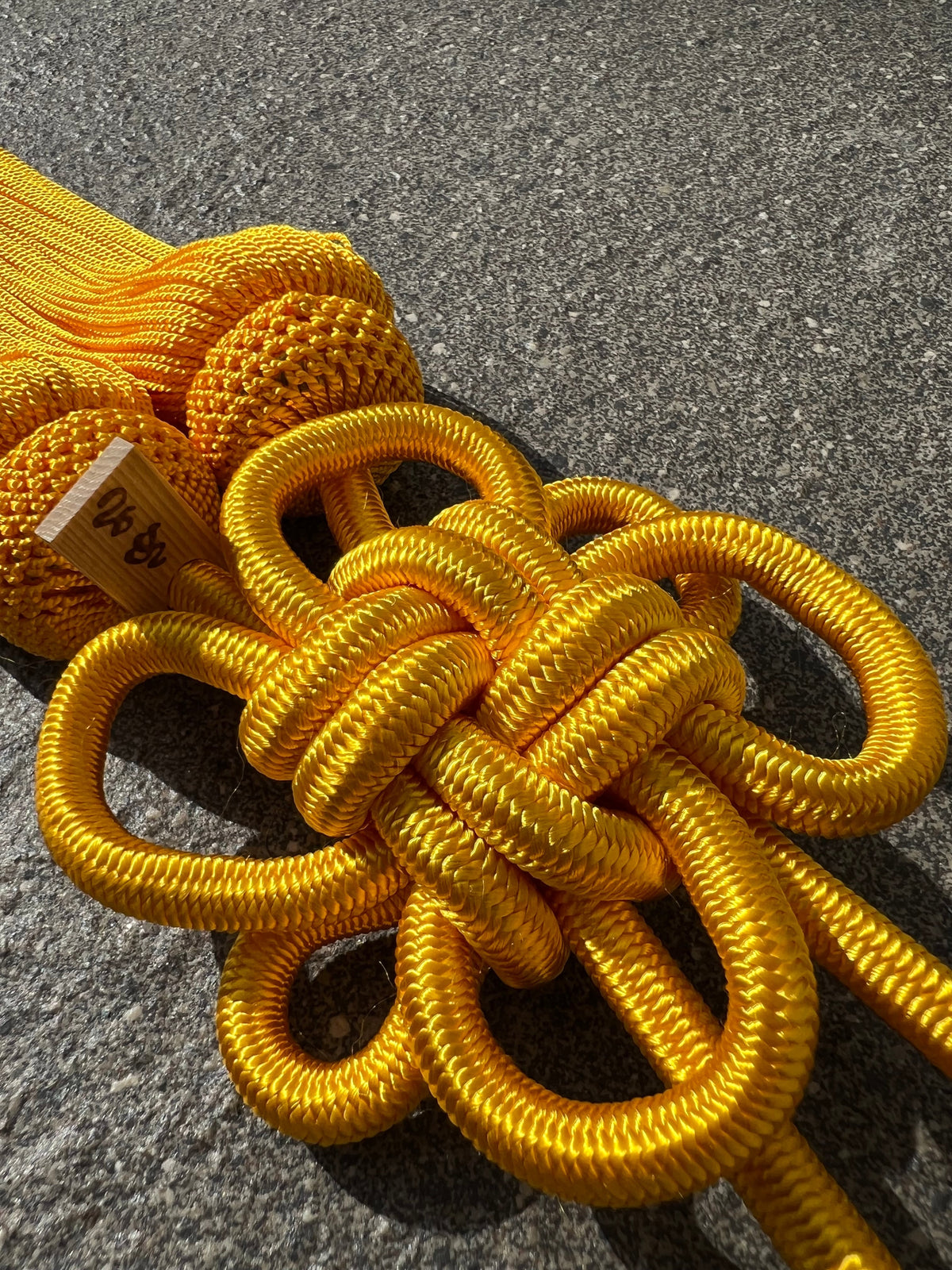 Tassel Chrysanthemum-Knot Large Size Yellowcolour — image 3
