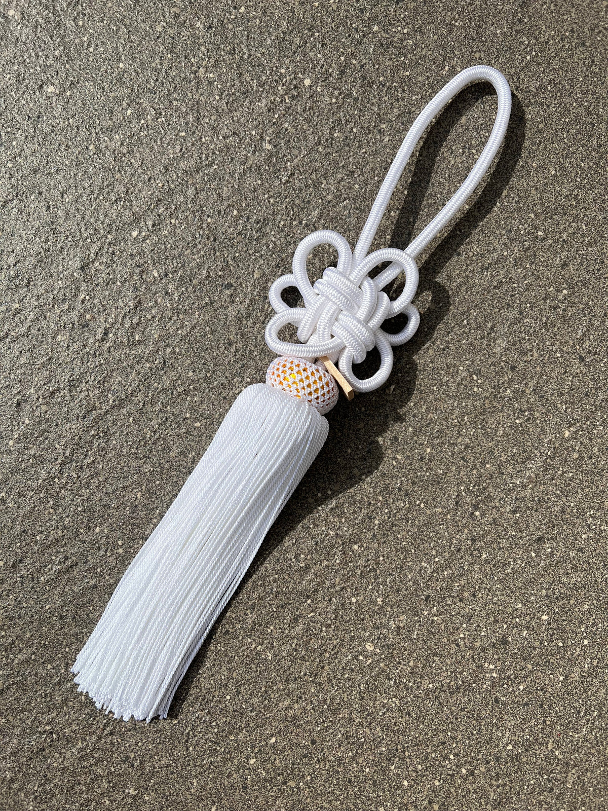 1 Tassel Large Size White — image 2