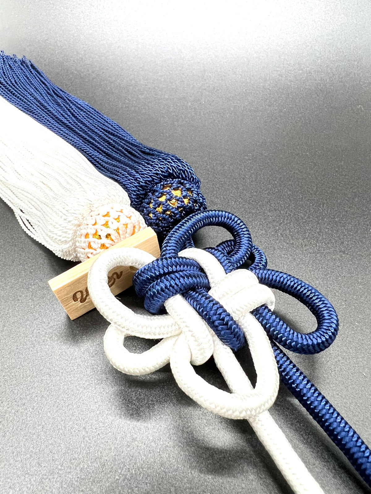 Tassel Chrysanthemum-Knot Medium Size Navy White — image 3