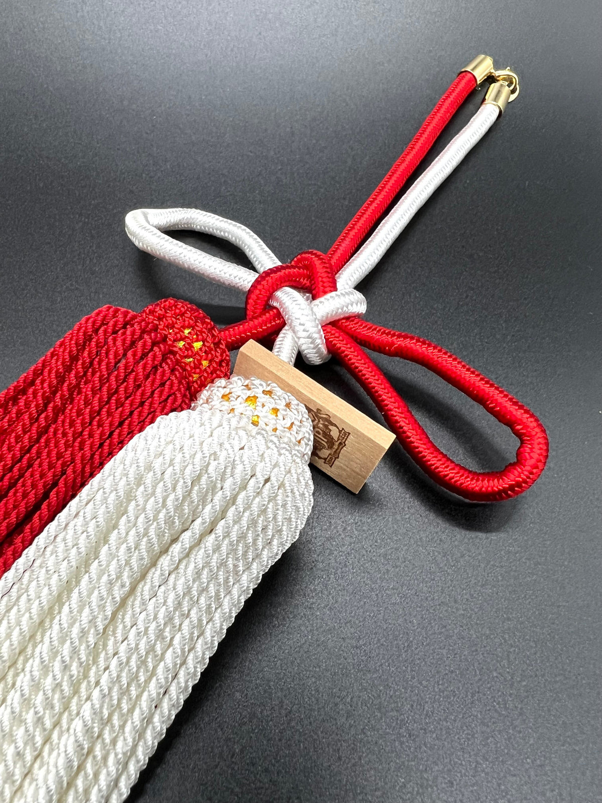 Tassel Agemaki Knot Medium Size Red / White — image 2