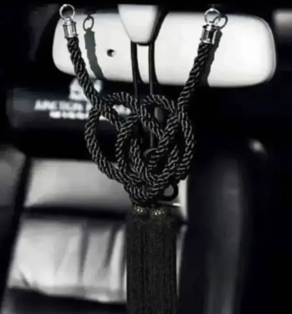 Tassel Chrysanthemum-Knot Medium Size Black — image 5