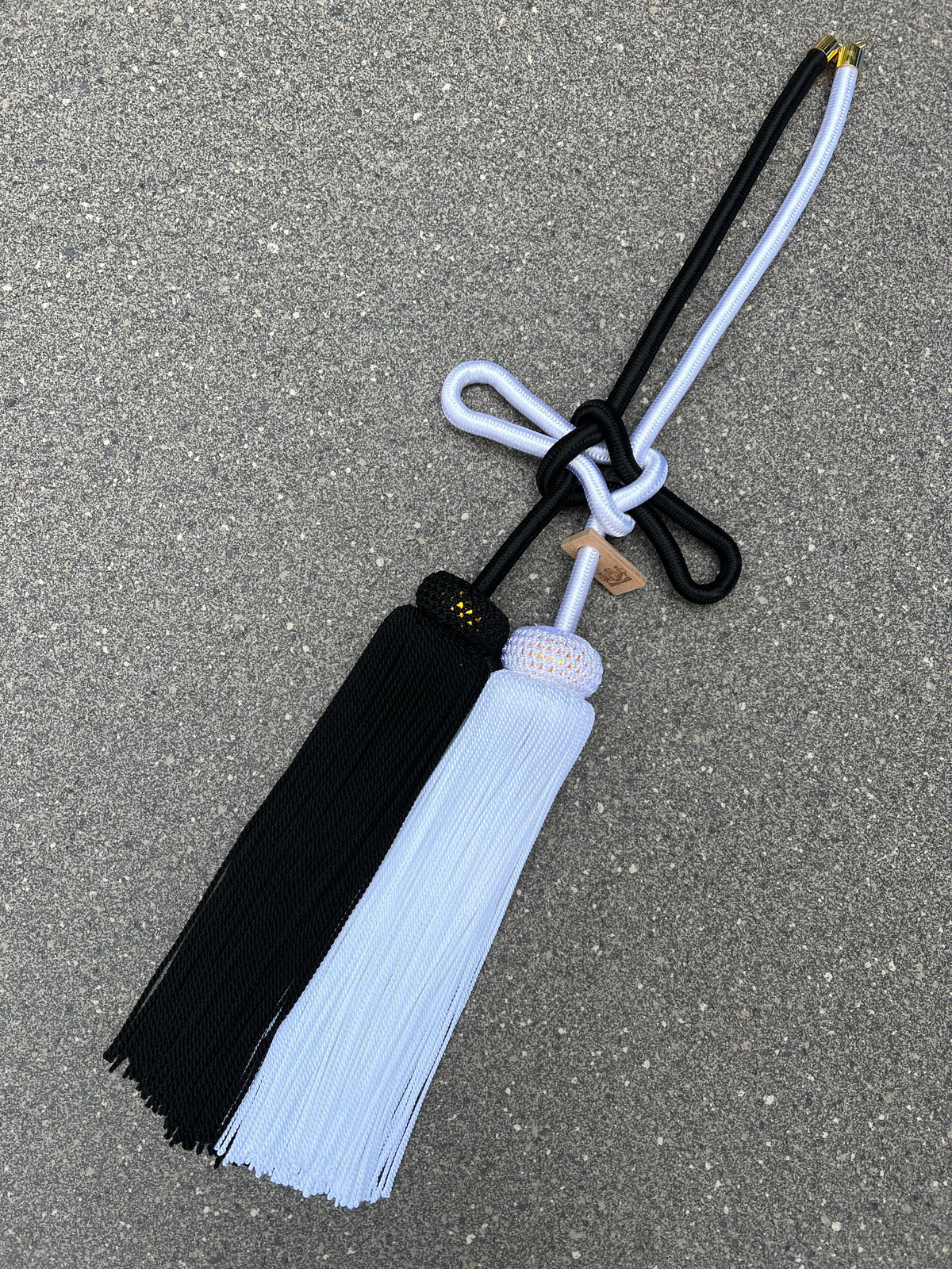 Tassel Agemaki Knot Large Size Black / White — image 2