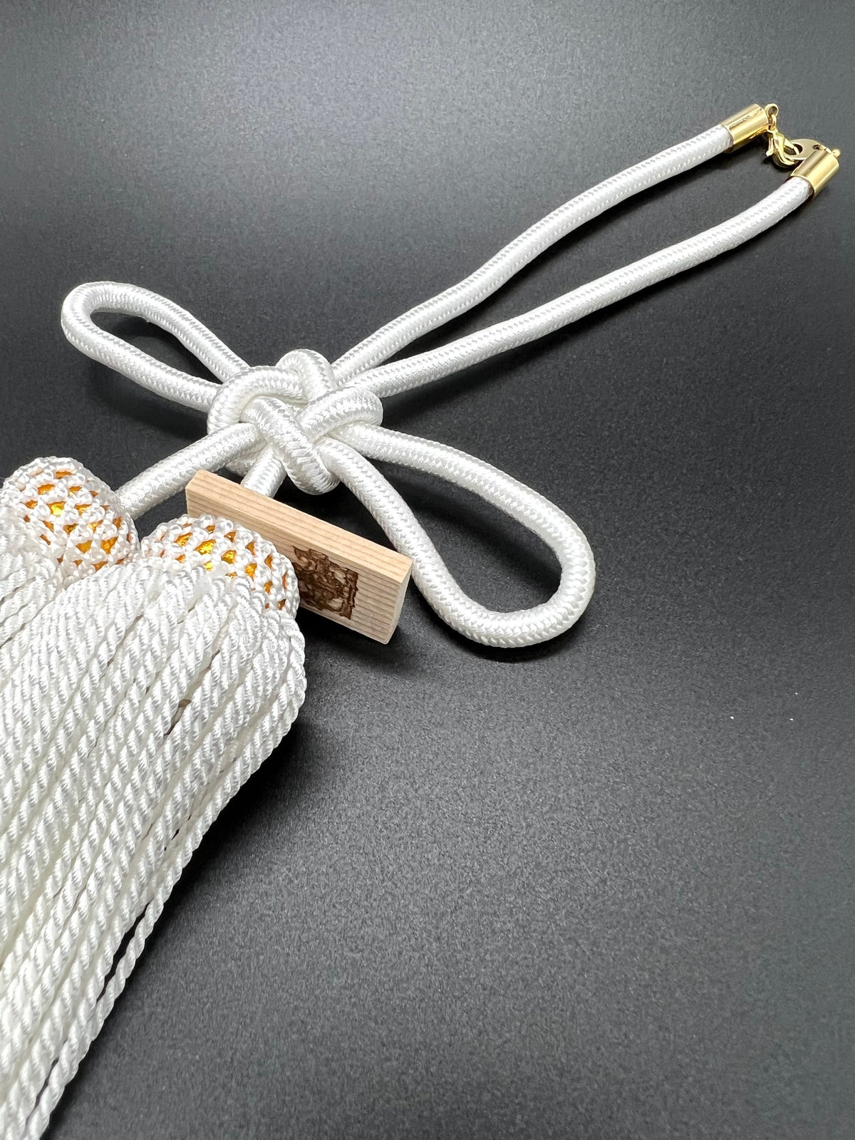 Tassel Agemaki Knot Medium Size White — image 2