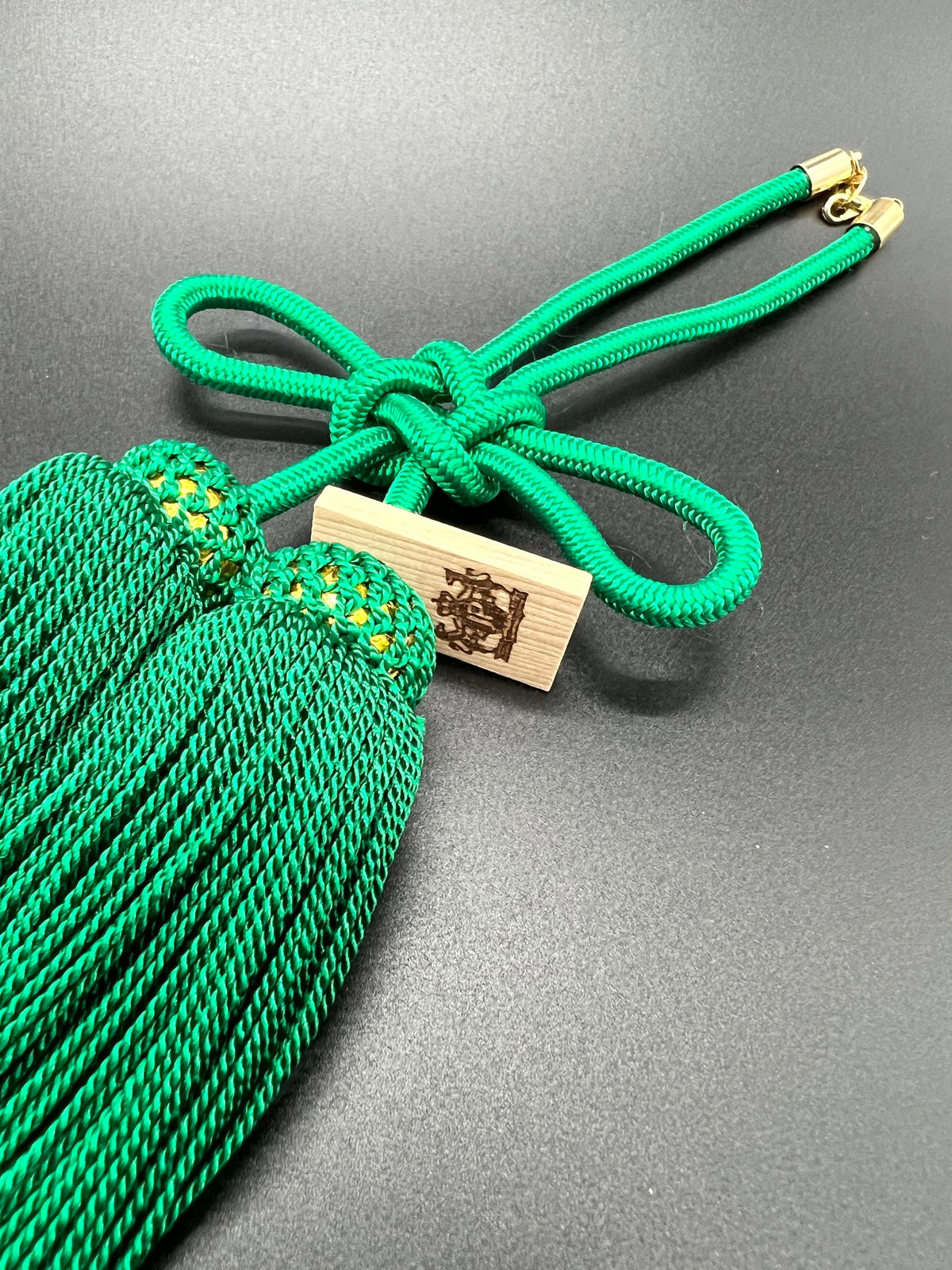 Tassel Agemaki Knot Medium Size Green — image 2