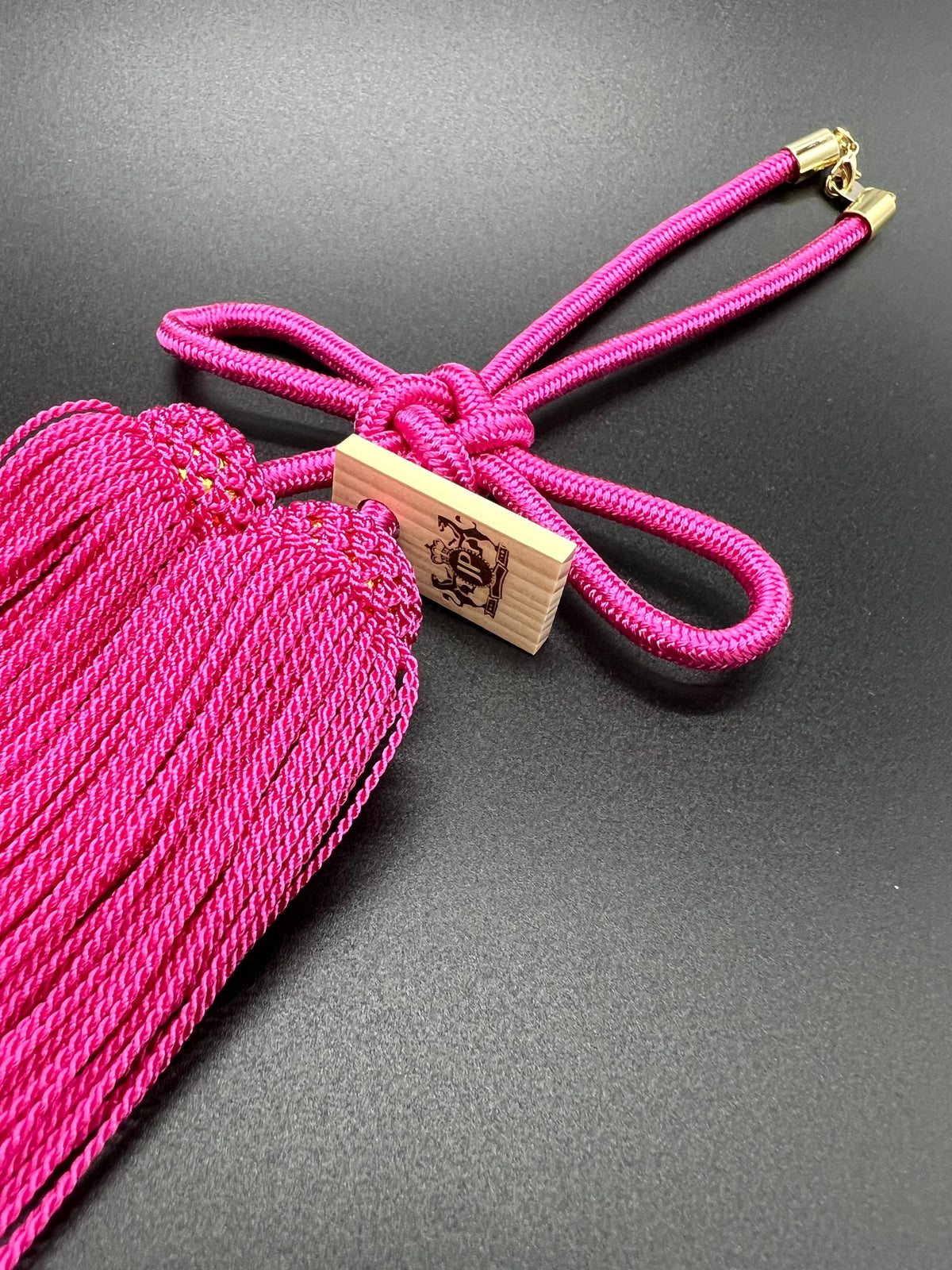 Tassel Agemaki Knot Medium Size Shocking Pink — image 2