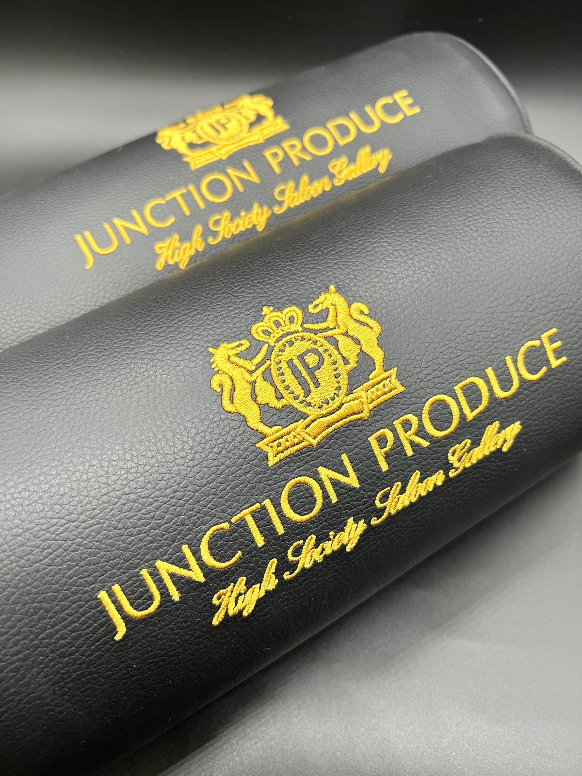 Script-Style Neck Pad Black × Gold 2 pcs Set — image 1