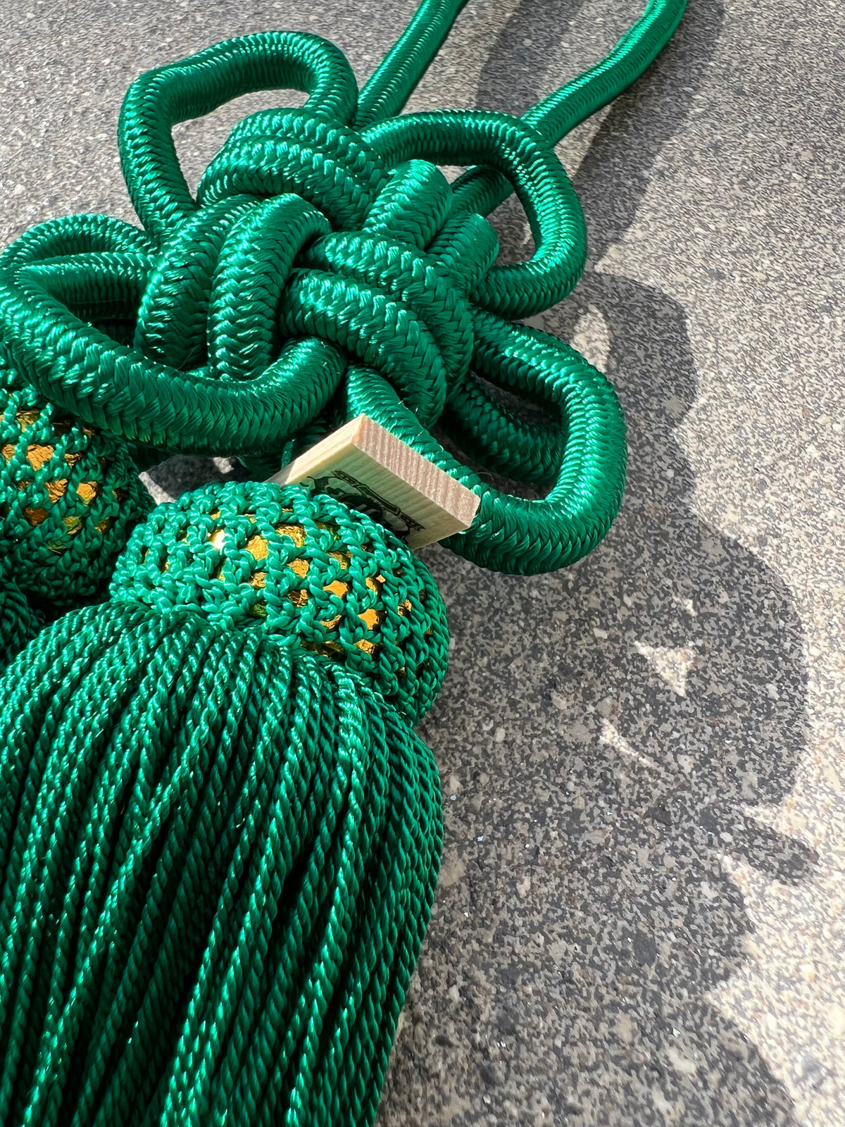 Tassel Chrysanthemum-Knot Large Size Green — image 1