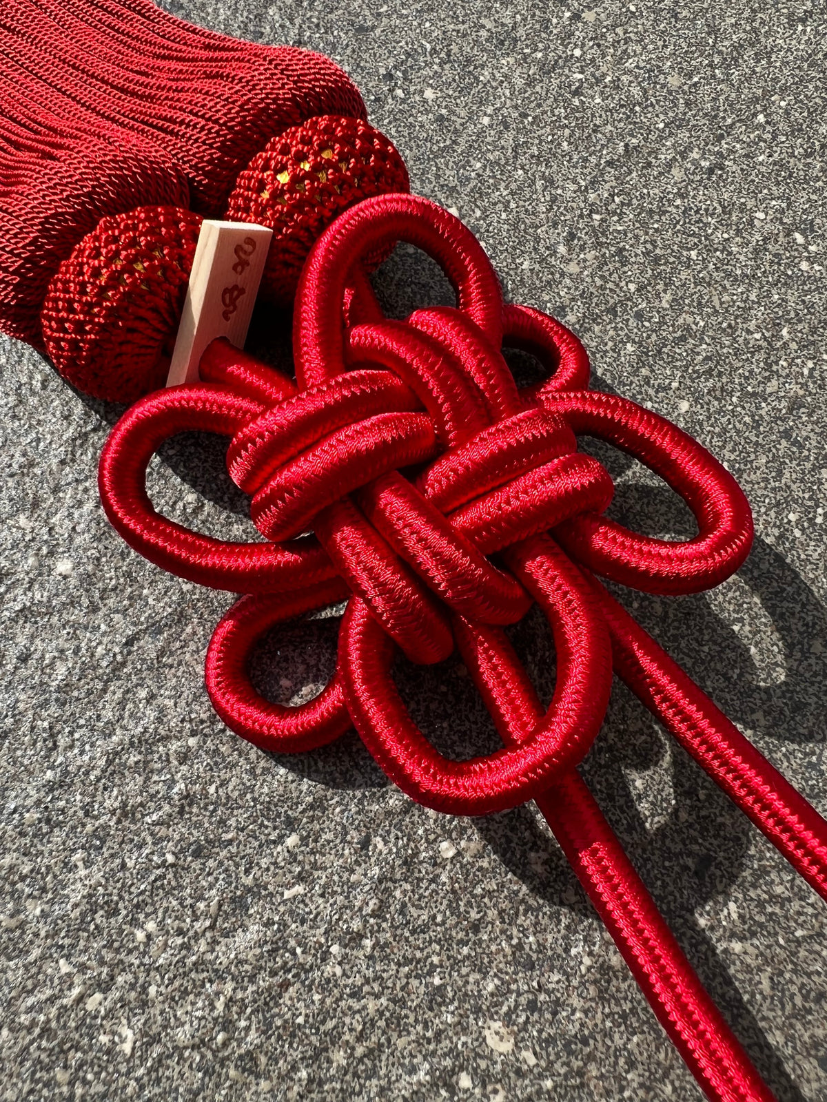Tassel Chrysanthemum-Knot Large Size Red — image 3