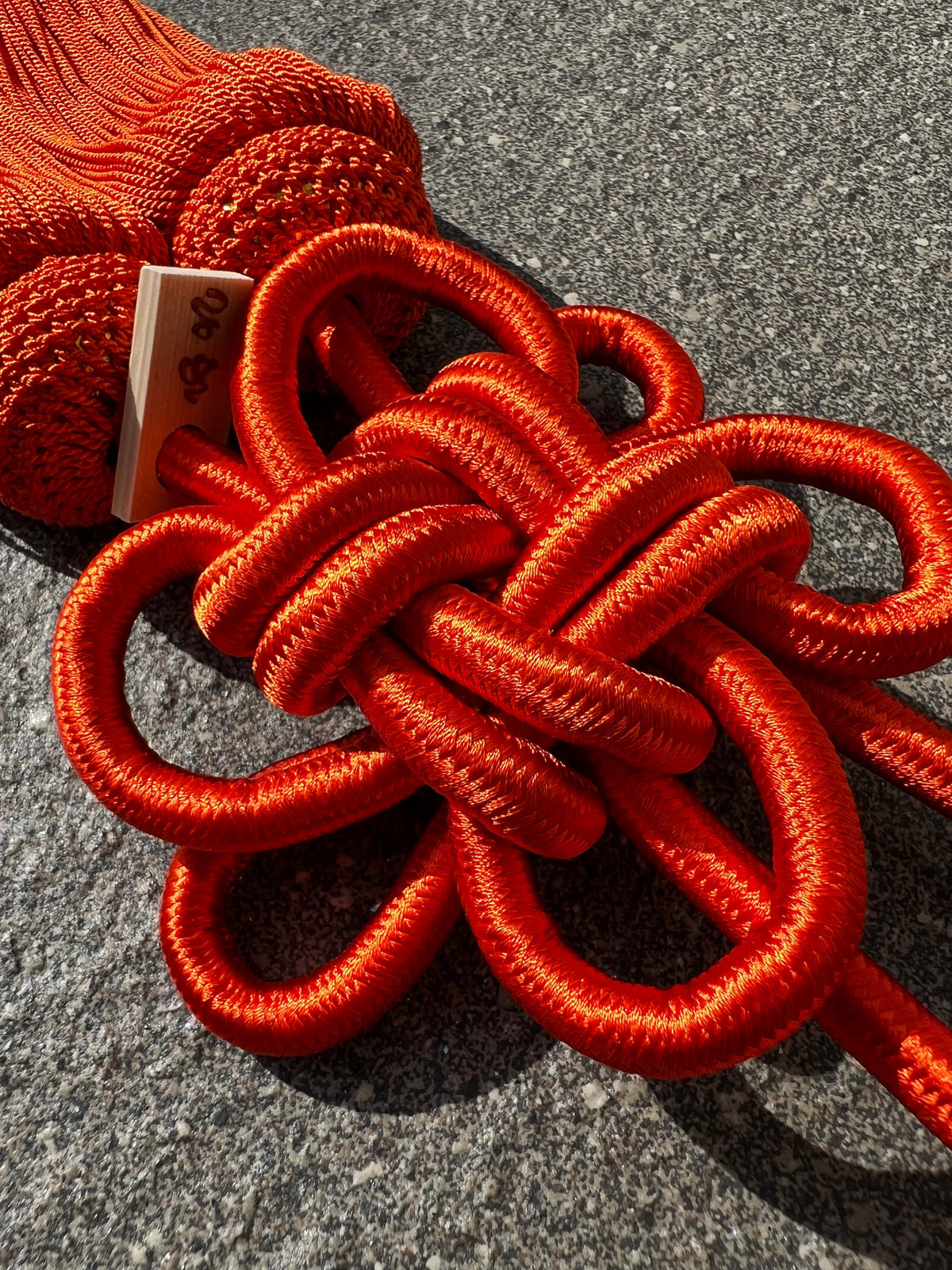 Tassel Chrysanthemum-Knot Large Size Vermilion Orange — image 3