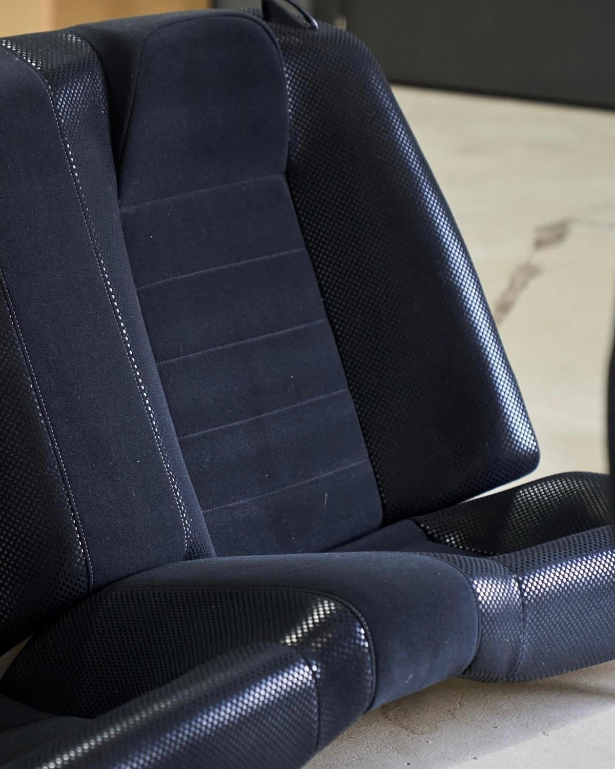 BNR34 V-Spec II Style Seat Dot Fabric — image 6