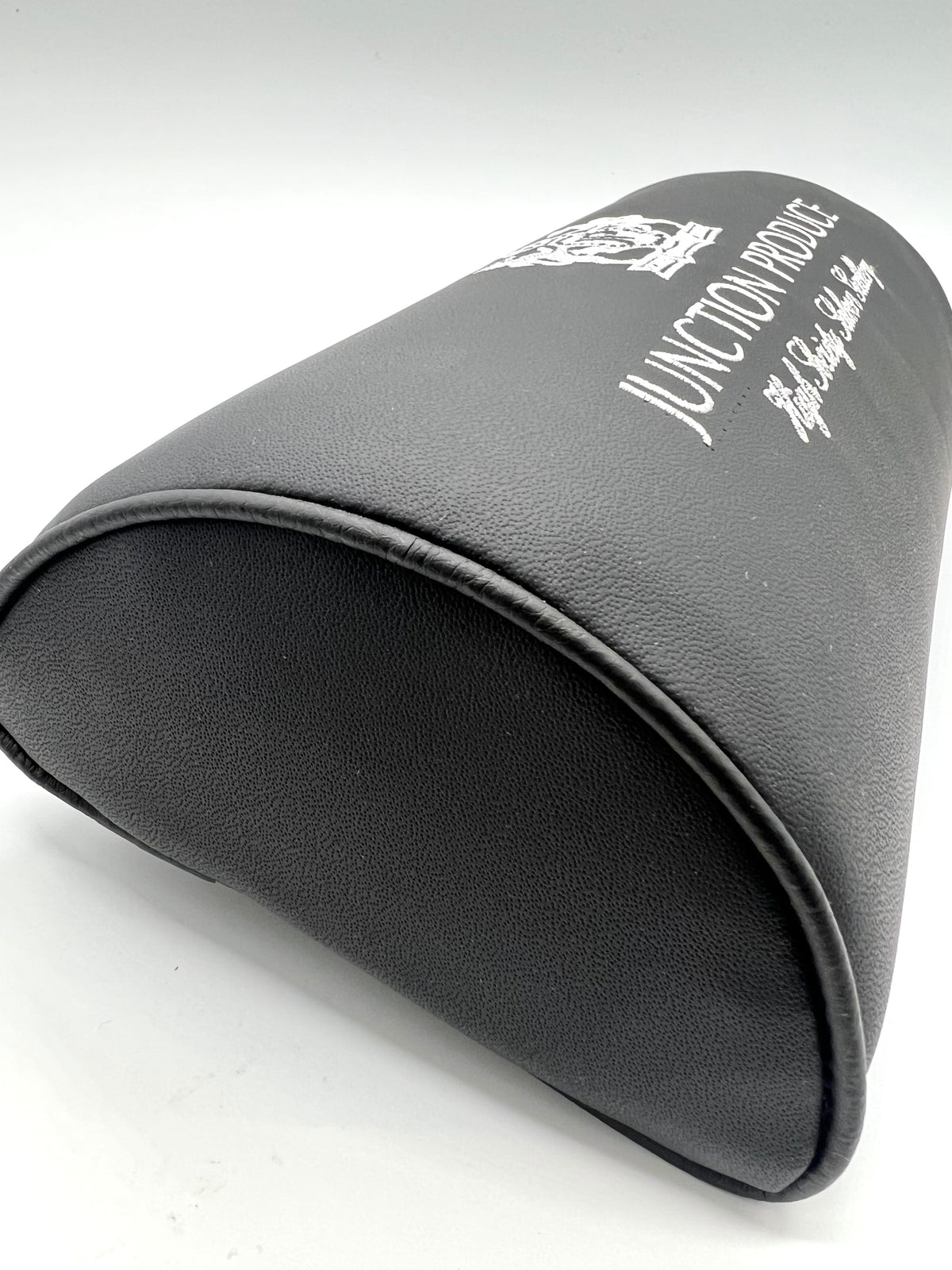 Script-Style Neck Pad Black × Silver — image 3