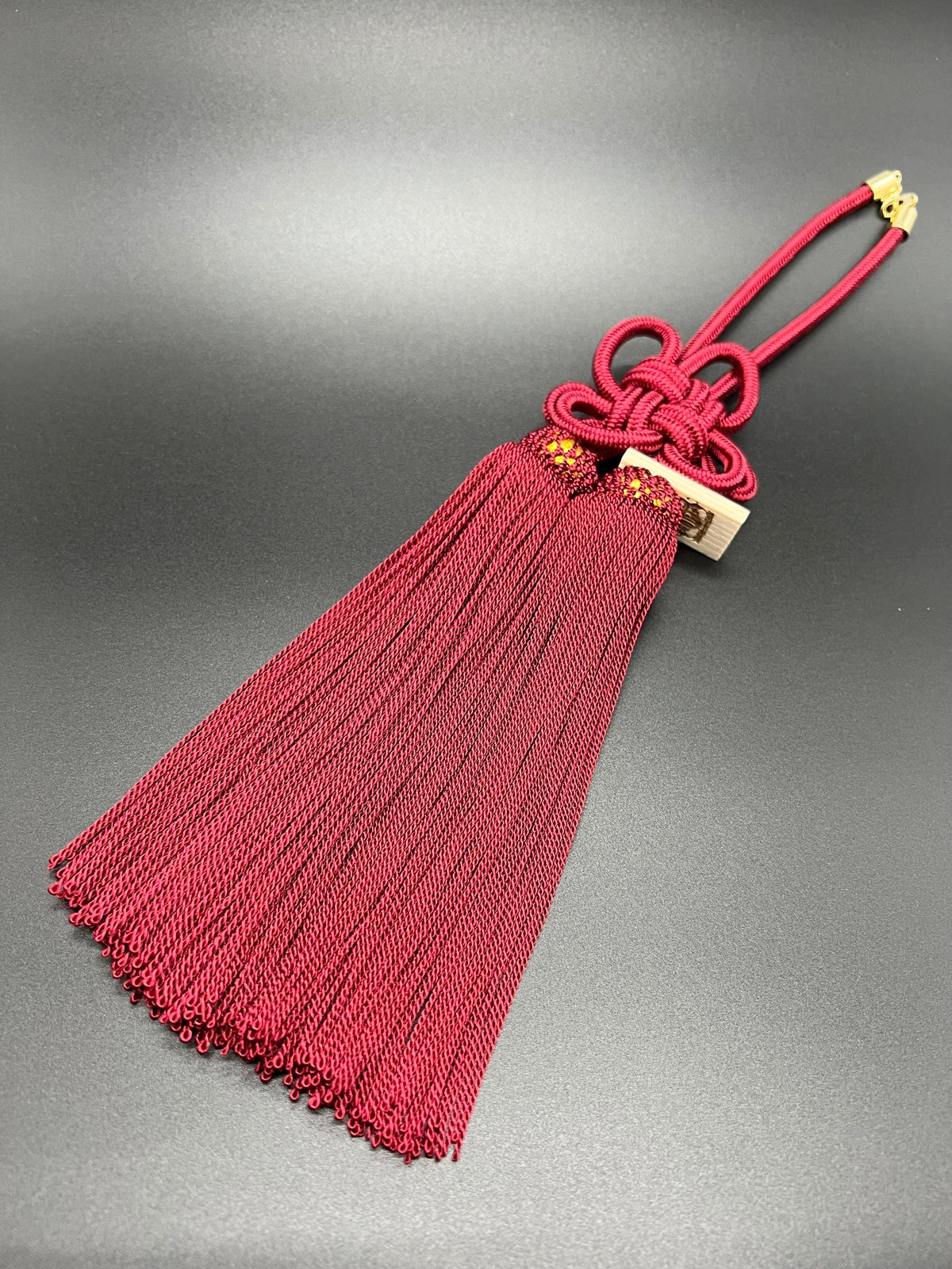 Tassel Chrysanthemum-Knot Medium Size Maroon Wine — image 1
