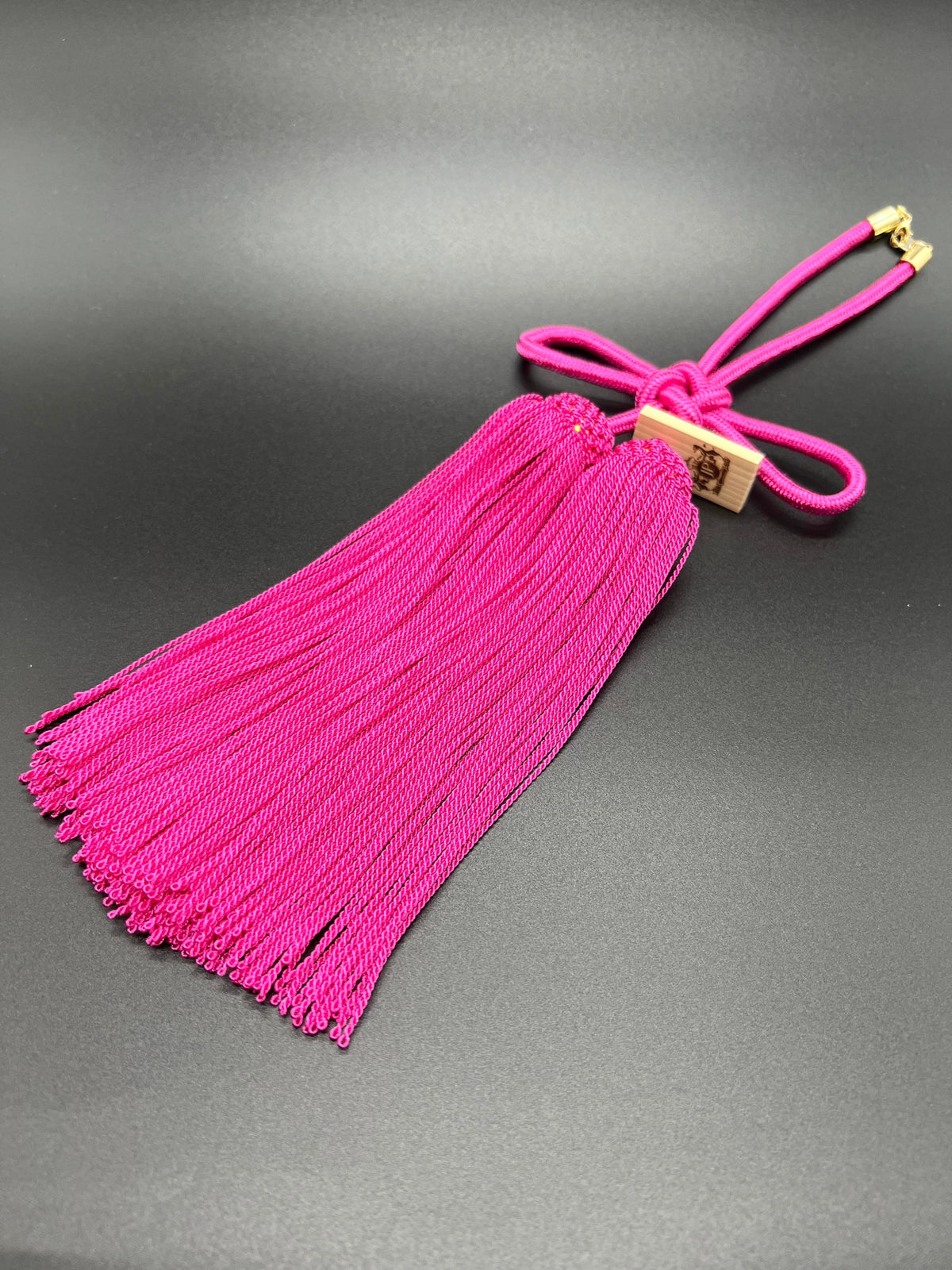 Tassel Agemaki Knot Medium Size Shocking Pink — image 1