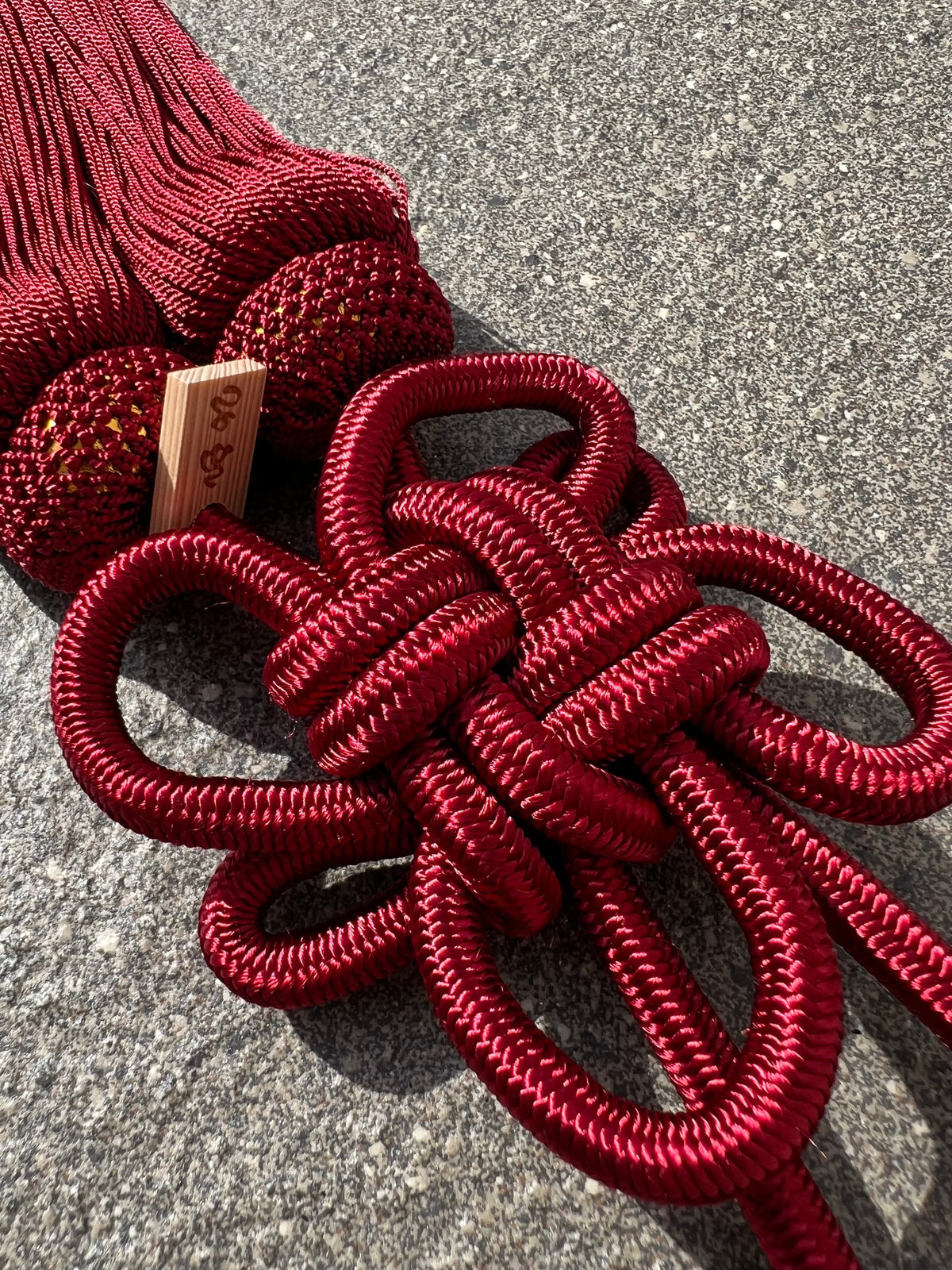 Tassel Chrysanthemum-Knot Large Size Maroon Wine — image 3
