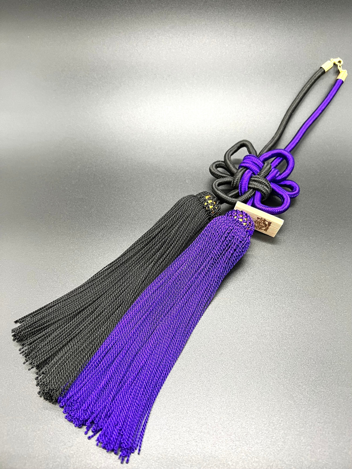 Tassel Chrysanthemum-Knot Medium Size Purple Black — image 2